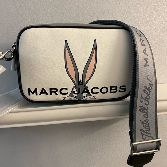 NWT Marc Jacobs Looney toons Bugs Bunny Camera Bag Crossbody - Picture 8 of 8